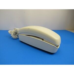 Vintage Corded Wall Phone Southwestern Bell Freedom FC2546 Sleekline White